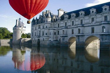 Visite de châteaux en montgolfière Visite de châteaux en montgolfière