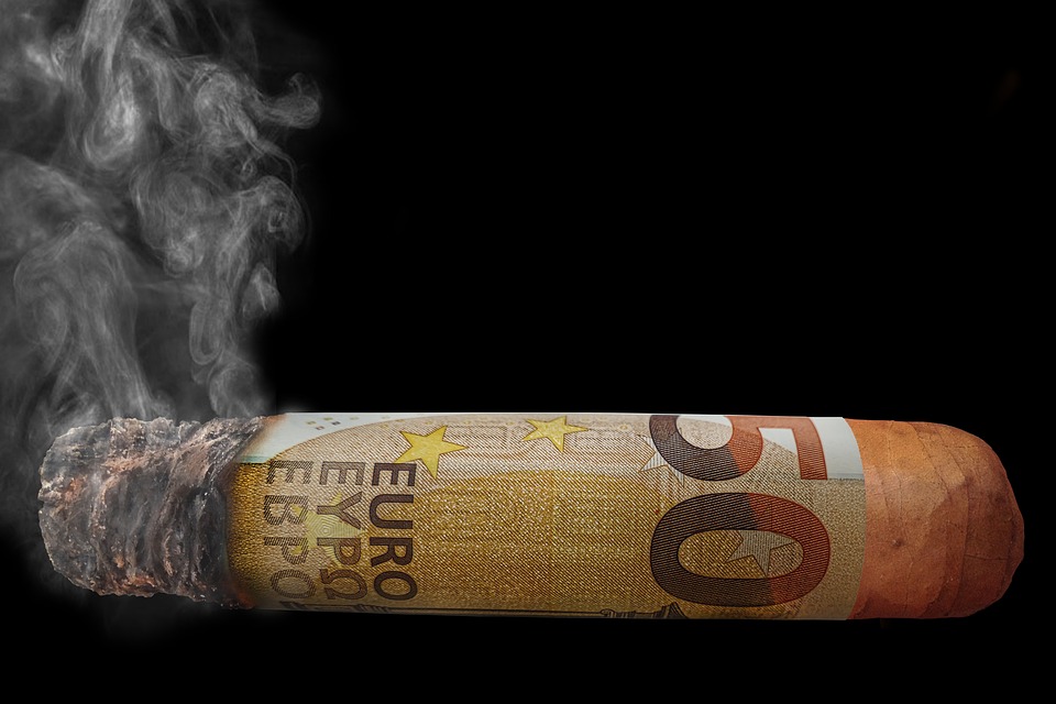 perdre de l'argent en fumée